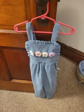 SHEIN Light Blue Corduroy Floral Applique Overalls